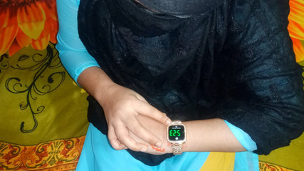 قضاء وقت ممتع مع فتاة جميلة