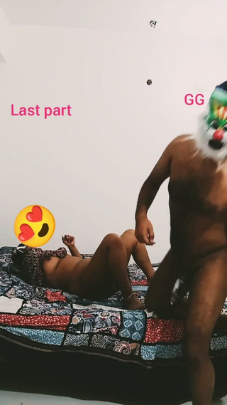 الحمار الكبير يتيح ديبور الملاعين ثقوبها Girlgroup