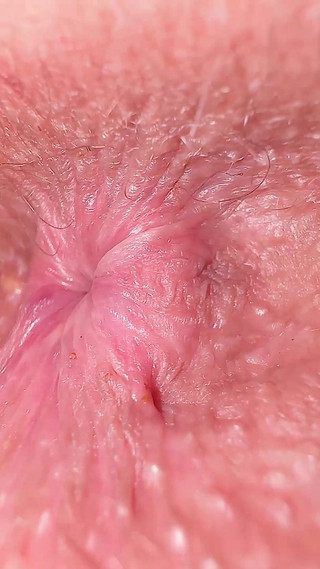 اختارت جبهة تحرير مورو الإسلامية وحصلت على سيارة تيسلا الجديدة بعد ممارسة الجنس مع الأمير العربي