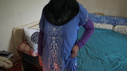 زوجة الديوث العربية مارس الجنس من الصعب من قبل ربيب