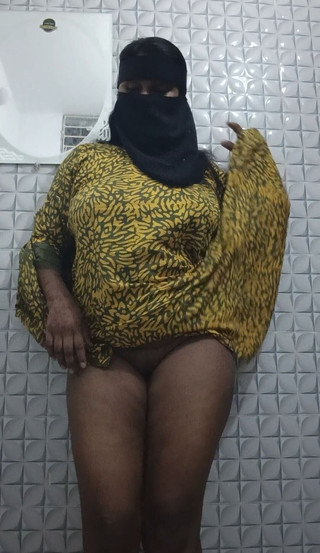 منتديات فتاة الاسترخاء وقت الاستحمام