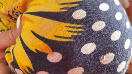 يلعب المصرية مع ثديها الساخنة وجمل