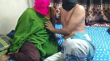 زوجة القرية مع الزوج فتاة ساخنة عفن كامل